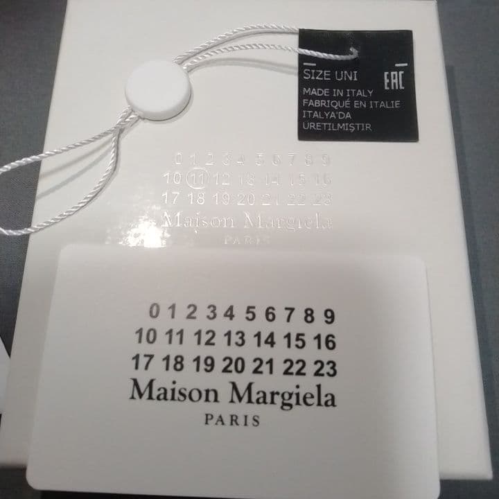 メゾンマルジェラ 4ステッチデザインのキーリング。