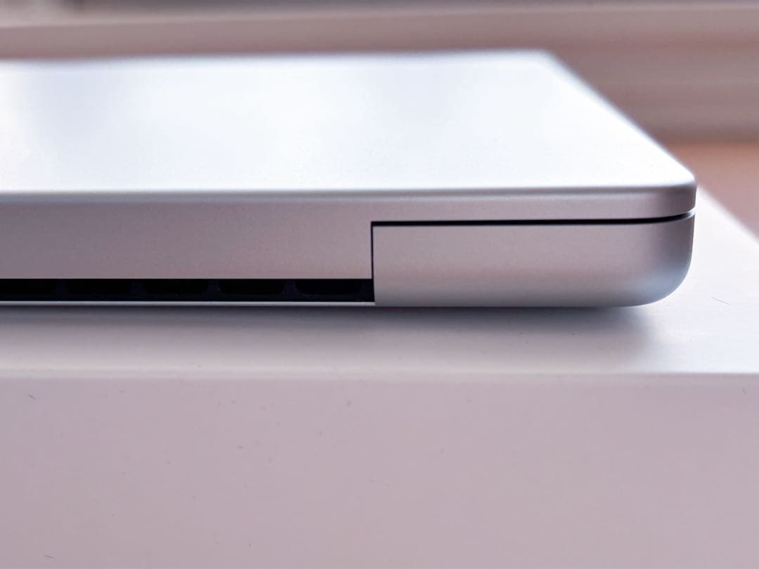 【超美品】14インチ MacBookProM3Proシルバー18GB 512GB