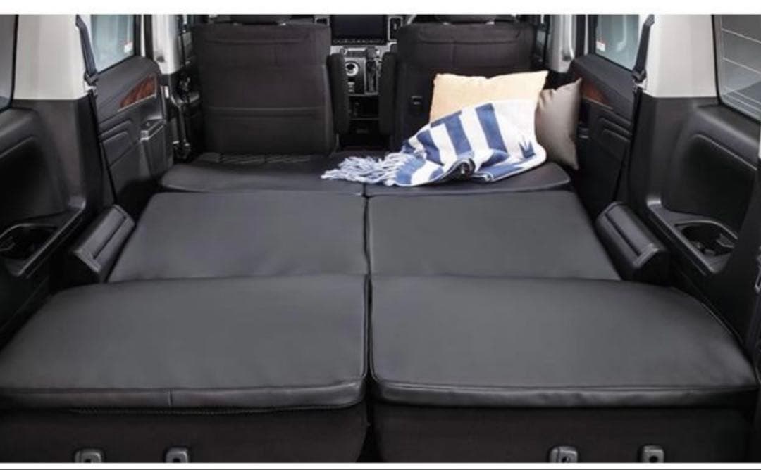 デリカD5ジョイントクッション黒 合成皮革