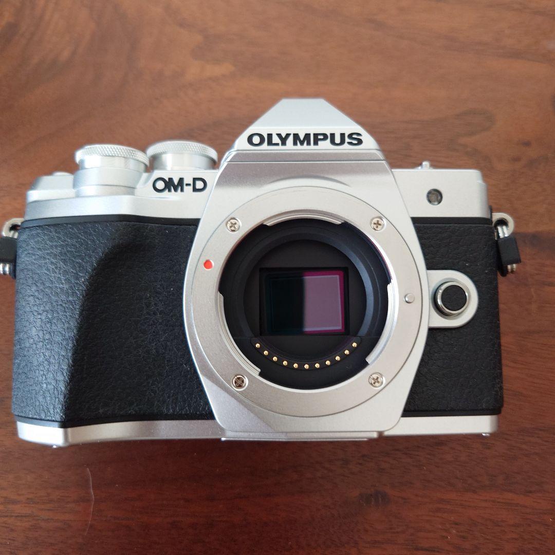 OLYMPUS OM-D E-M10 Mark III　EZダブルズームセット