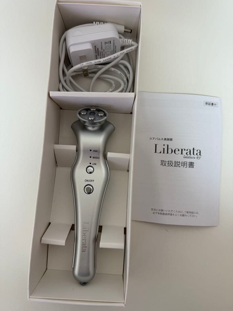 美品　Liberata リベラータ　ララルーチェ　RF 美顔器　お値下げ不可⭐︎