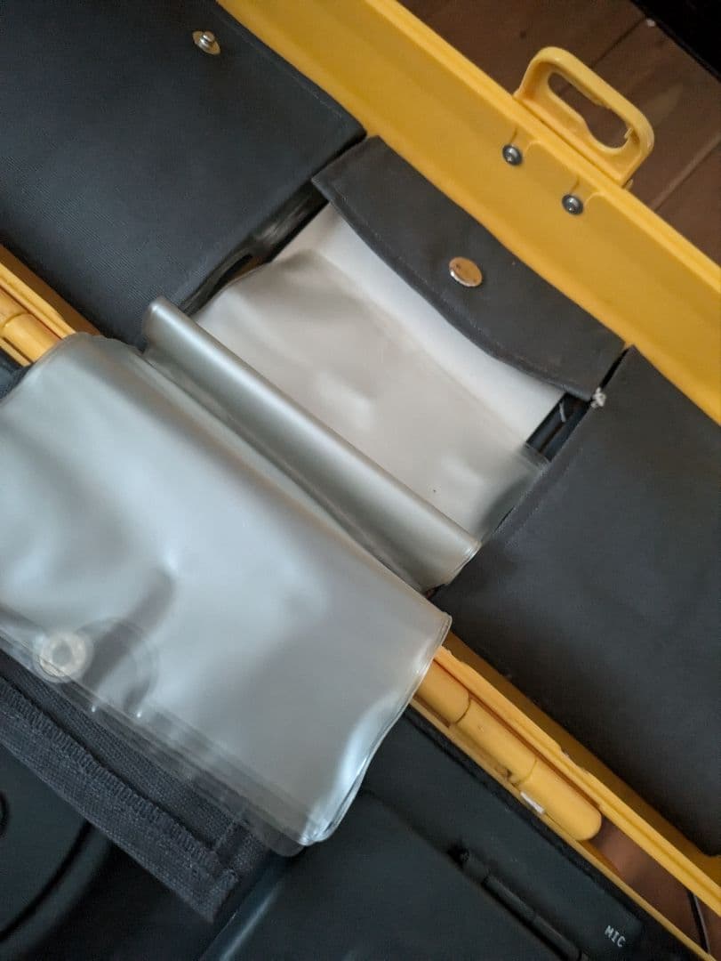 R*様 中古JEEP BOOM BOX CDラジカセ イエロー箱入り 希少品