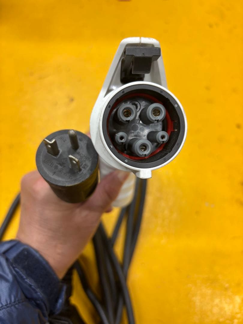 Volkswagen EV充電ケーブル 200V AC15A