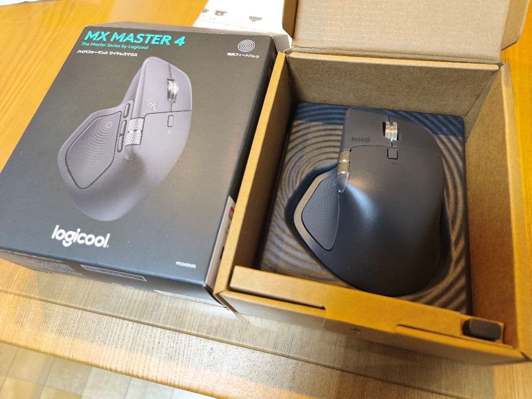 MX Master 4 Logicool　マウス