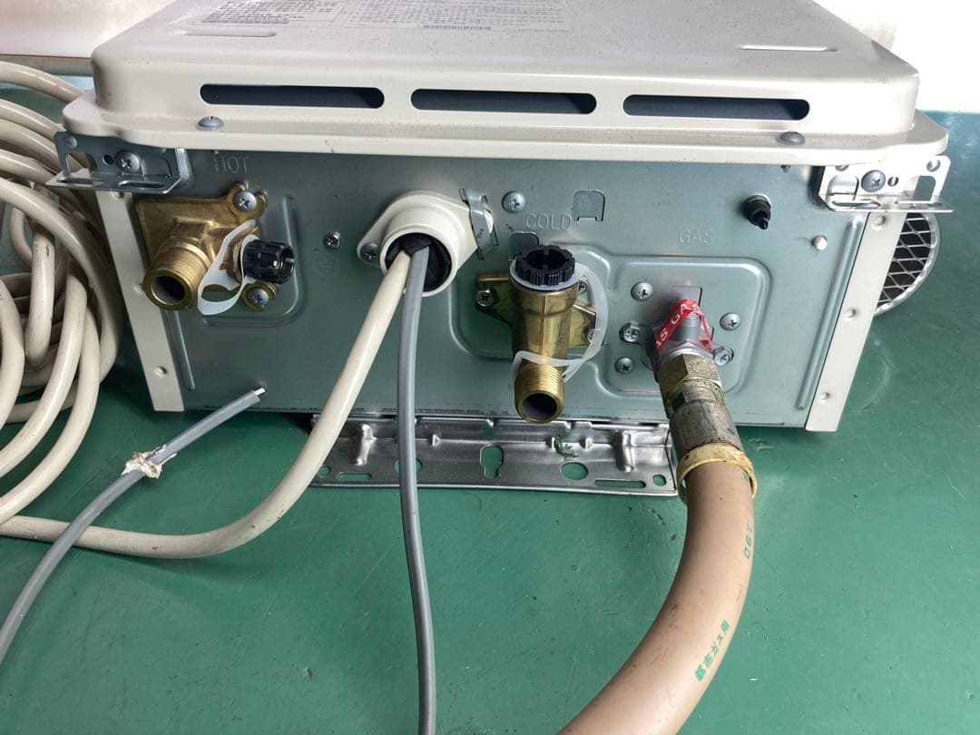 【中古】リンナイ　ガス給湯器　RUX-A1616T-L-E 2023年　リモコン