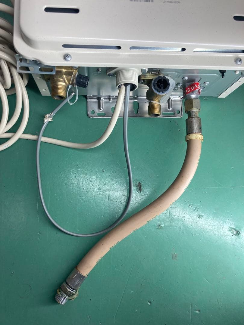 【中古】リンナイ　ガス給湯器　RUX-A1616T-L-E 2023年　リモコン