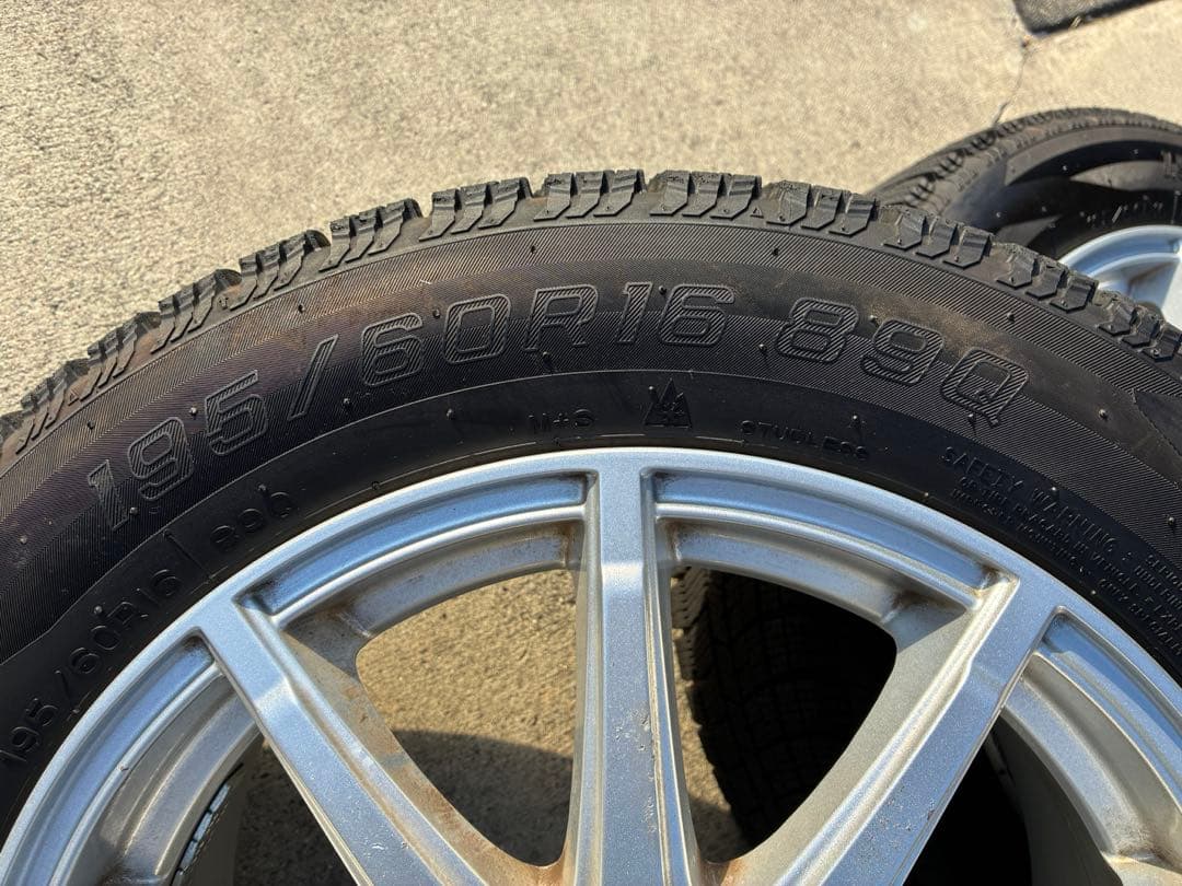 寒波前値下げ【送料込み】セレナ使用 16インチ スタッドレスホイールセット