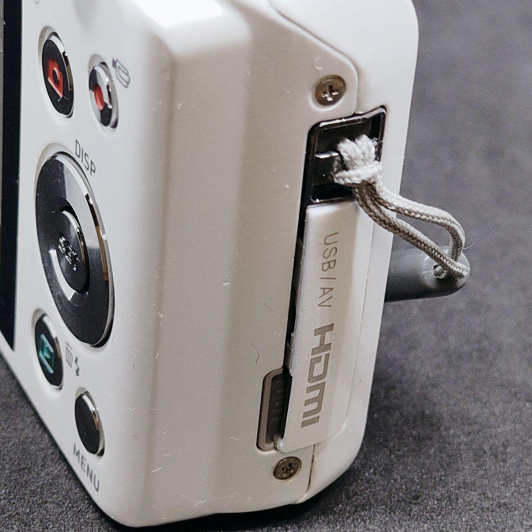 【レア ビックロ限定】CASIO EXILIM EX-ZR400 ホワイト