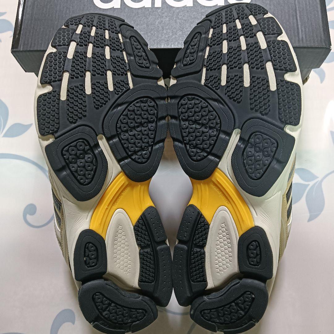 屋内で1時間着用のみ・洗浄済、インソール未使用・アディダスゴアテックス・26㎝