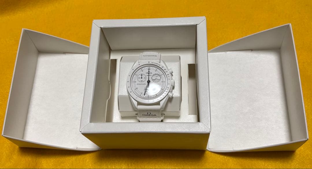 OMEGA x Swatch Speedmaster ホワイト スヌーピー