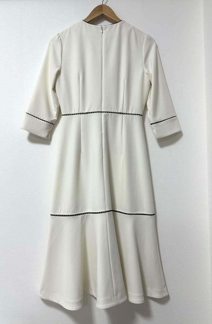 美品 セルフォード ワンピース レースラインＷクロスワンピース 白