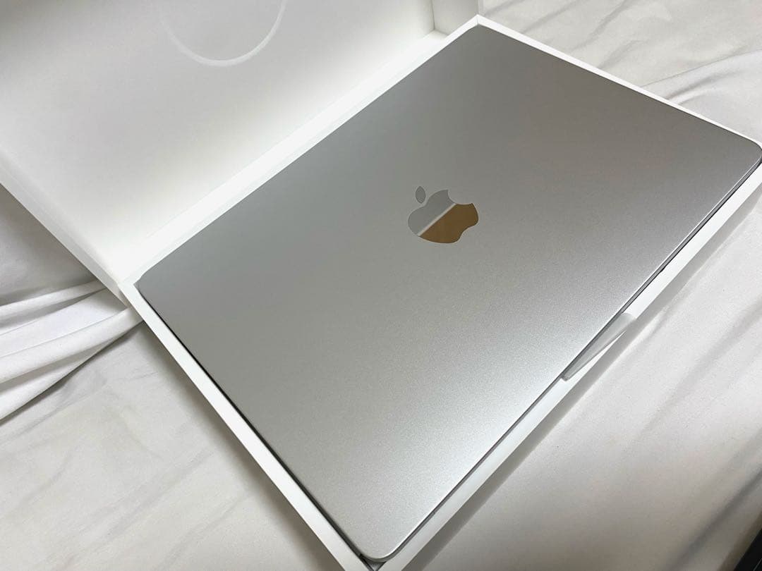 MacBook Air M4チップ 16GB/256GB 13インチ 最新モデル