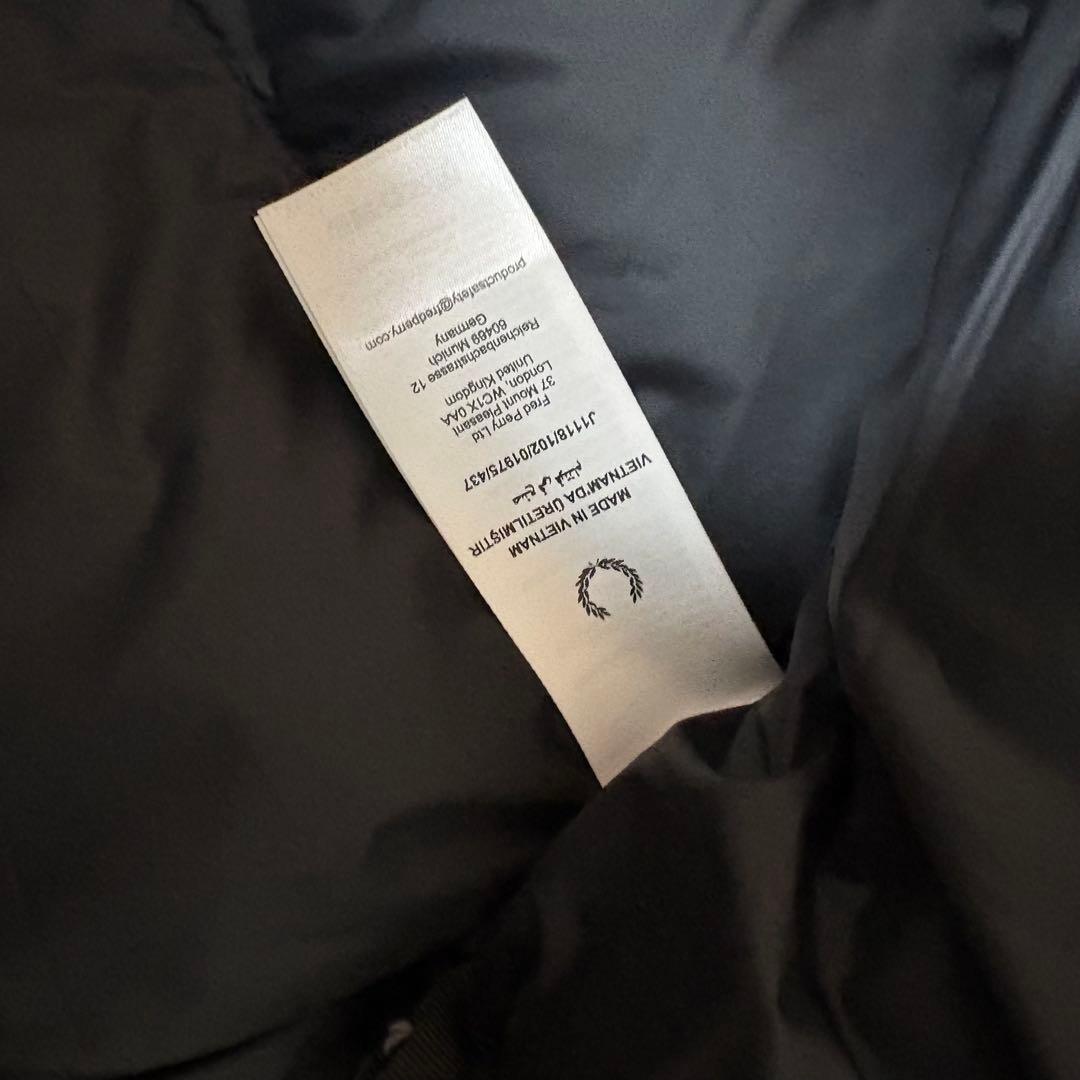 FRED PERRY ラグランスリーブ中綿ジャケット(ブラック