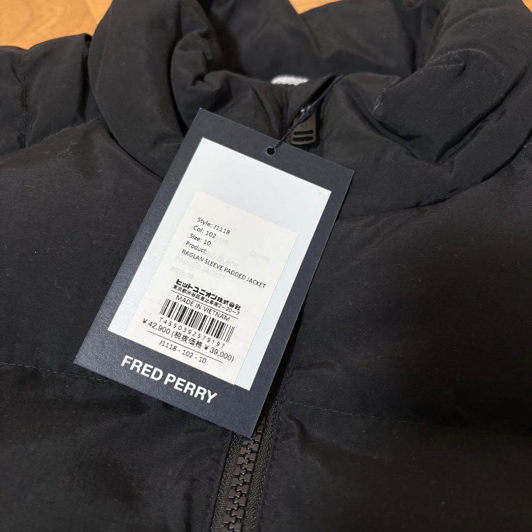 FRED PERRY ラグランスリーブ中綿ジャケット(ブラック