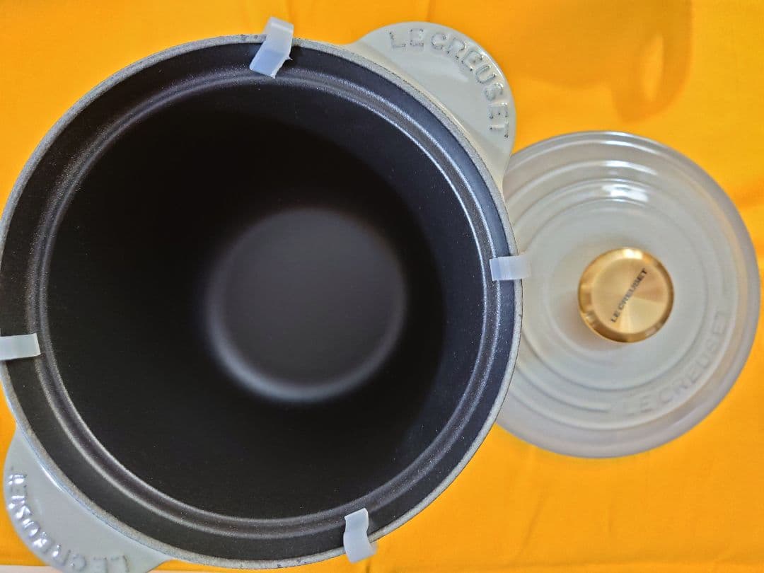 y*_様 【新品/送料無料】ル・クルーゼ　ココットエブリイ18 3合炊　ナツメグ