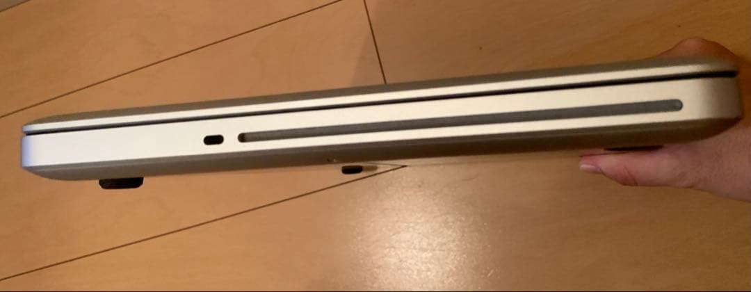 MacBook Pro 13インチ／メモリ16GB／初期化不可のため現状渡し