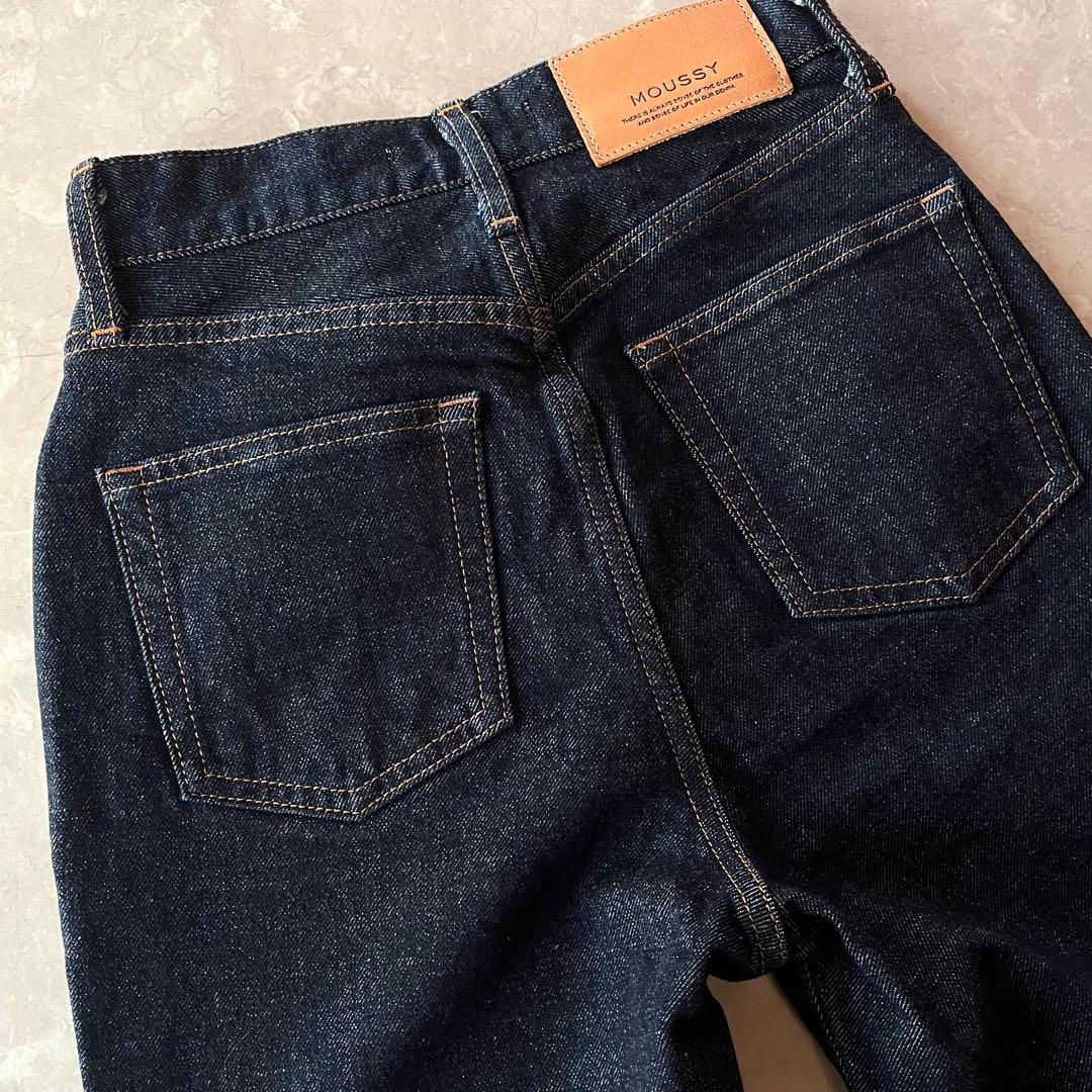 未使用級☆マウジー MVS フレアデニム W24 濃紺 ストレッチ ブーツカット