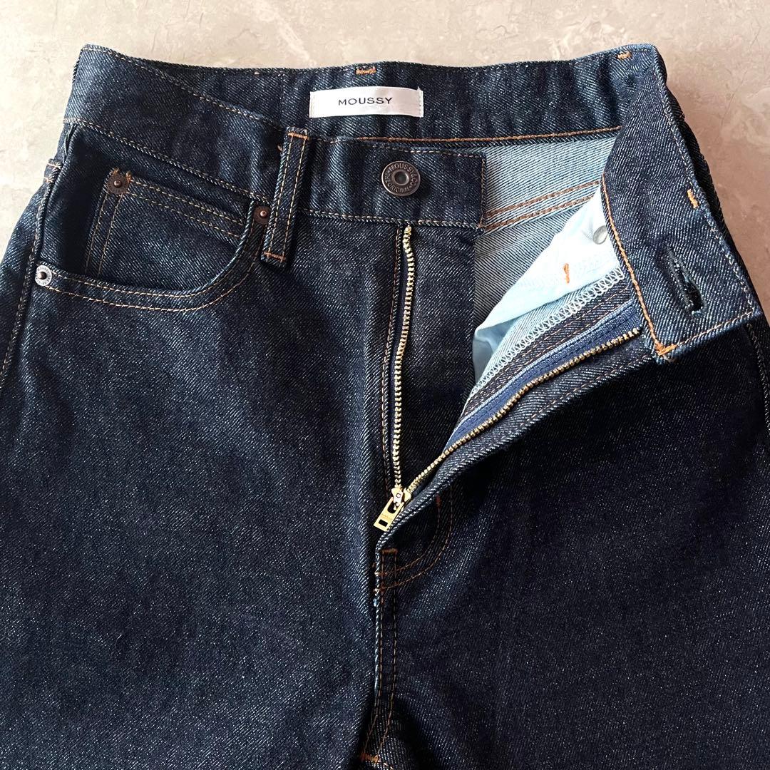 未使用級☆マウジー MVS フレアデニム W24 濃紺 ストレッチ ブーツカット