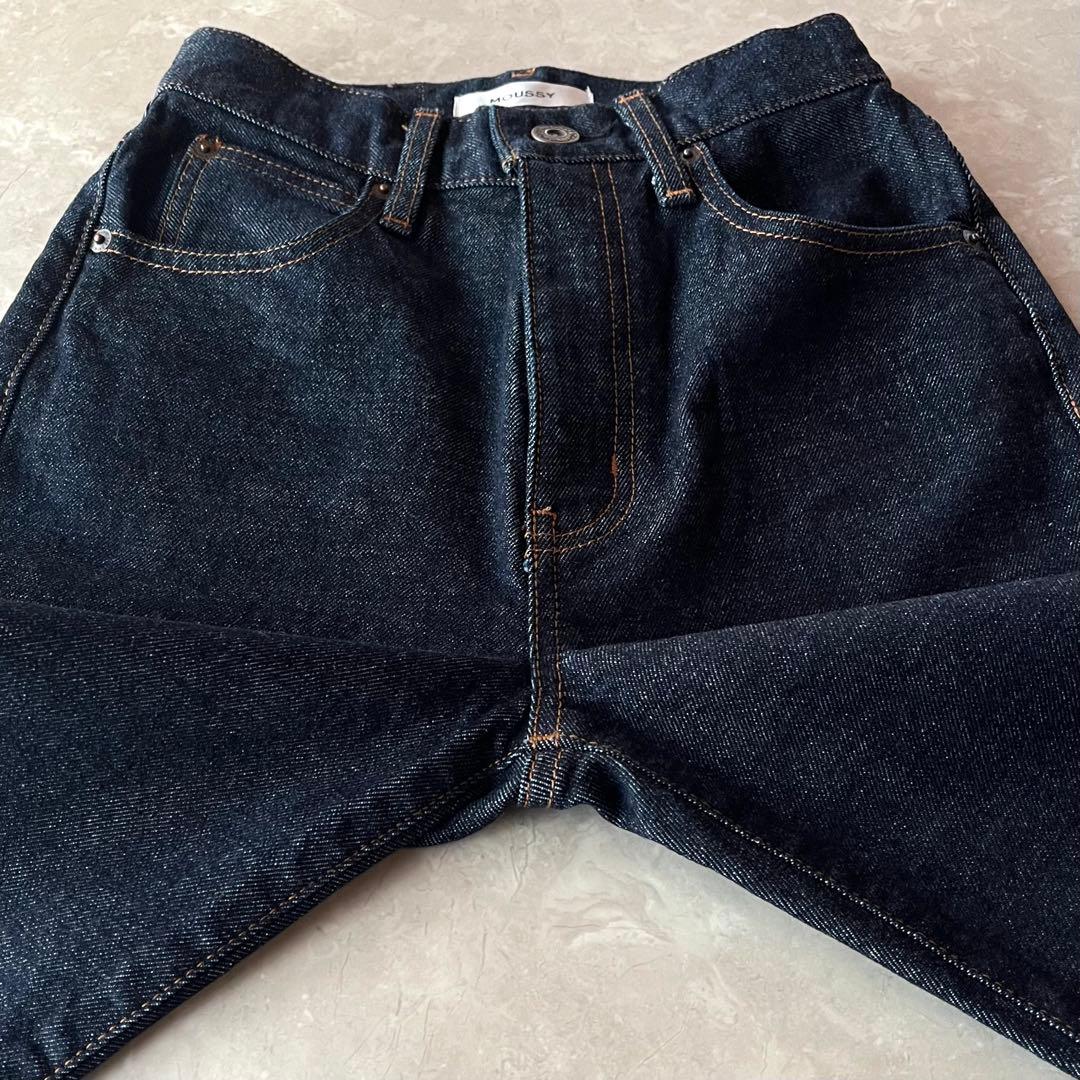 未使用級☆マウジー MVS フレアデニム W24 濃紺 ストレッチ ブーツカット