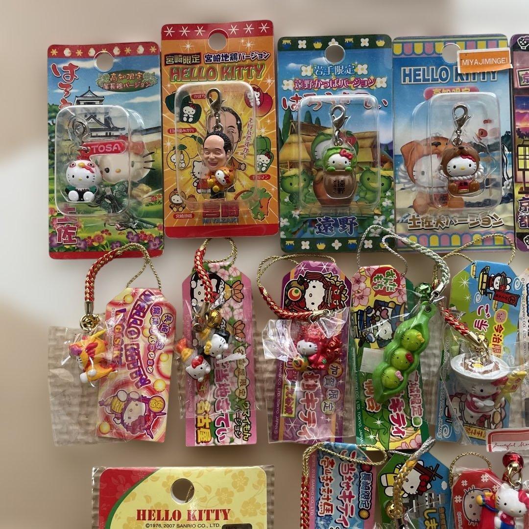 l*n様 ハローキティ ご当地ストラップ 32個　まとめ売り