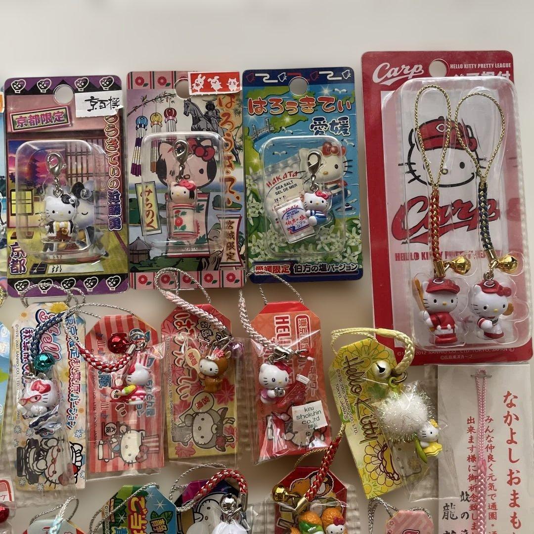 l*n様 ハローキティ ご当地ストラップ 32個　まとめ売り
