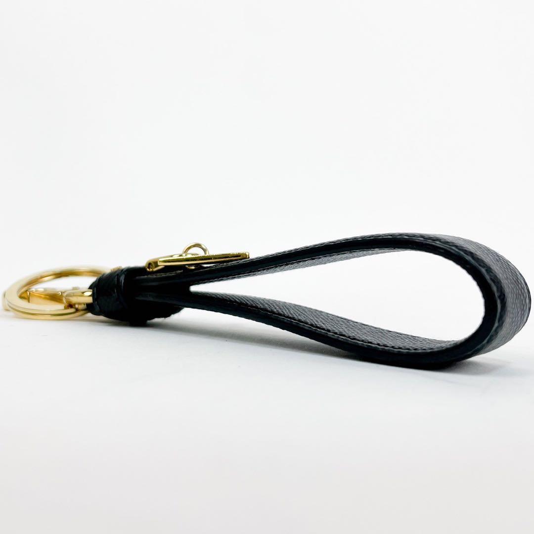 未使用級 プラダ サフィアーノ 三角プレート ゴールド金具