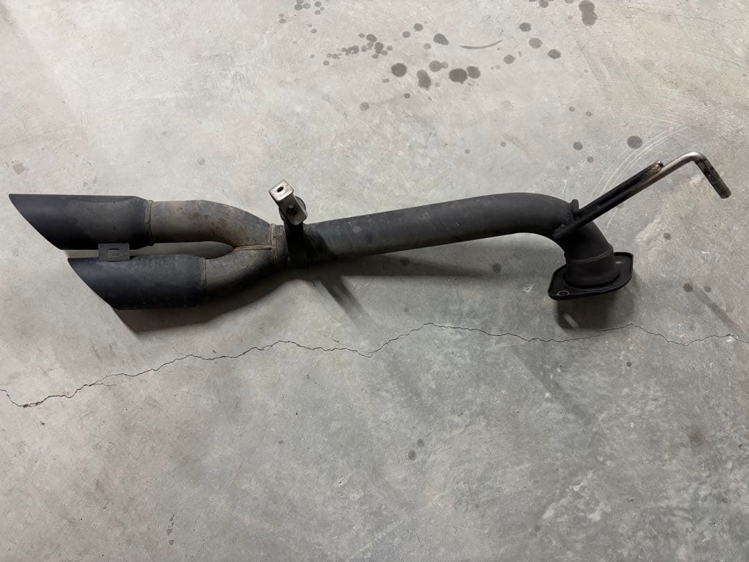 ハイエース4型 4WD ディーゼル　サイド出しマフラー