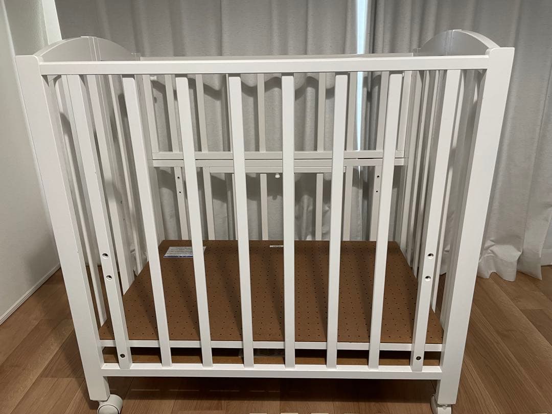 カトージ　折りたたみミニベビーベッド　ハイタイプ