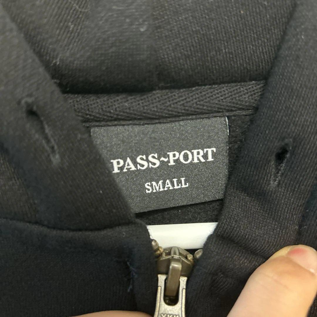 パスポートジップパーカー