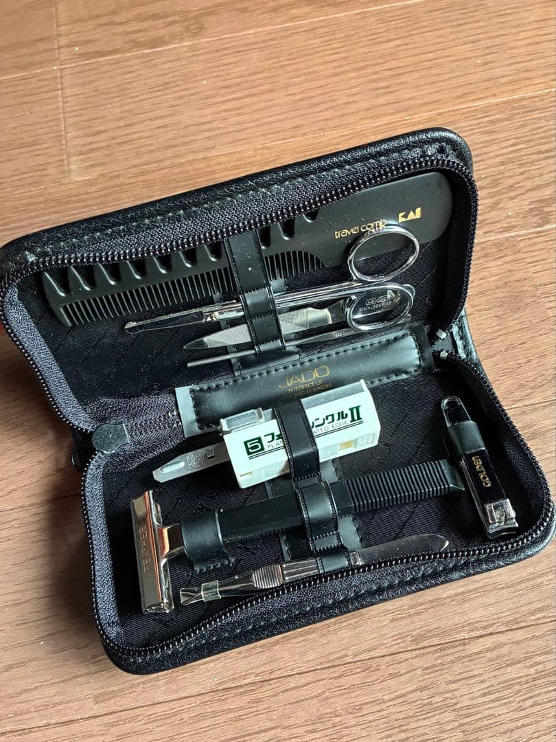 フェザー　剃刀　髭剃り　替刃つき