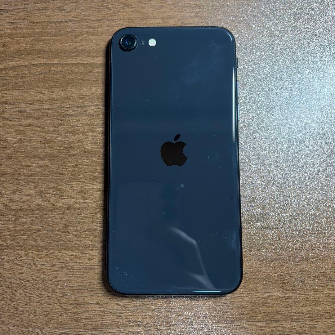 iPhone se2 128GB ブラック　SIMロック未解除