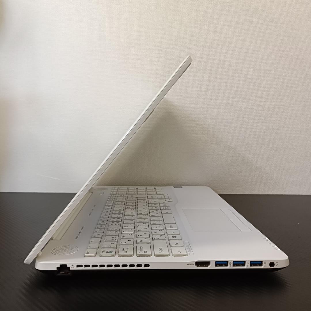ノートPC Core i7 Windows11 SSD メモリ8GB 富士通 白
