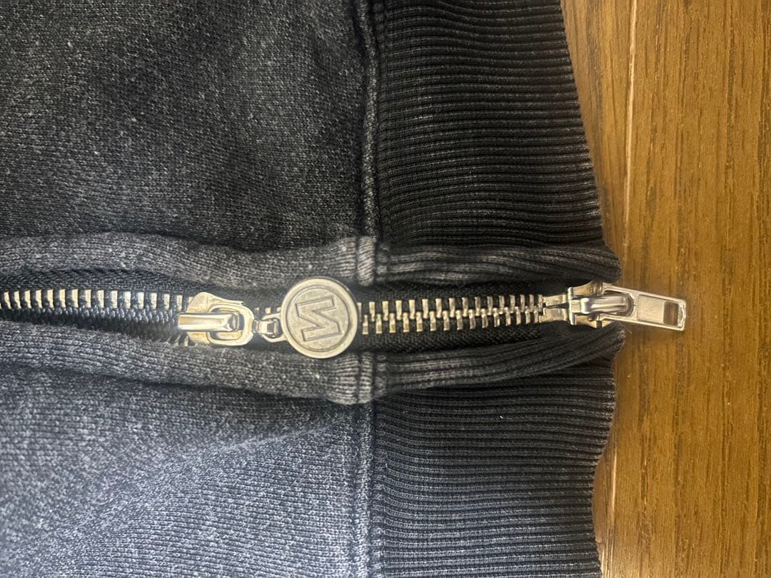 9090ジップパーカー