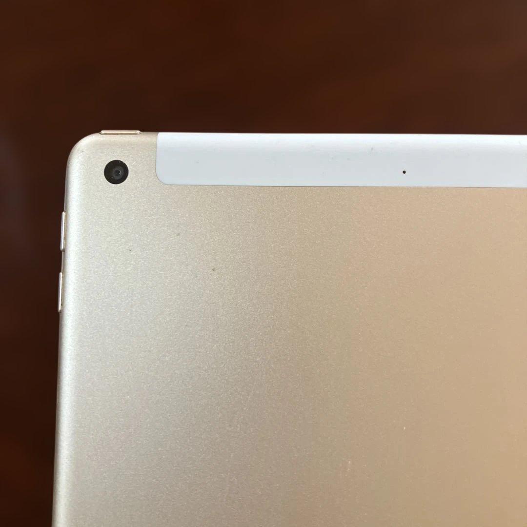 ⭐️ Apple ￼iPad第5世代ゴールド32GB￼本体 初期設定画面表示中