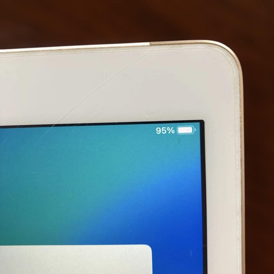 ⭐️ Apple ￼iPad第5世代ゴールド32GB￼本体 初期設定画面表示中