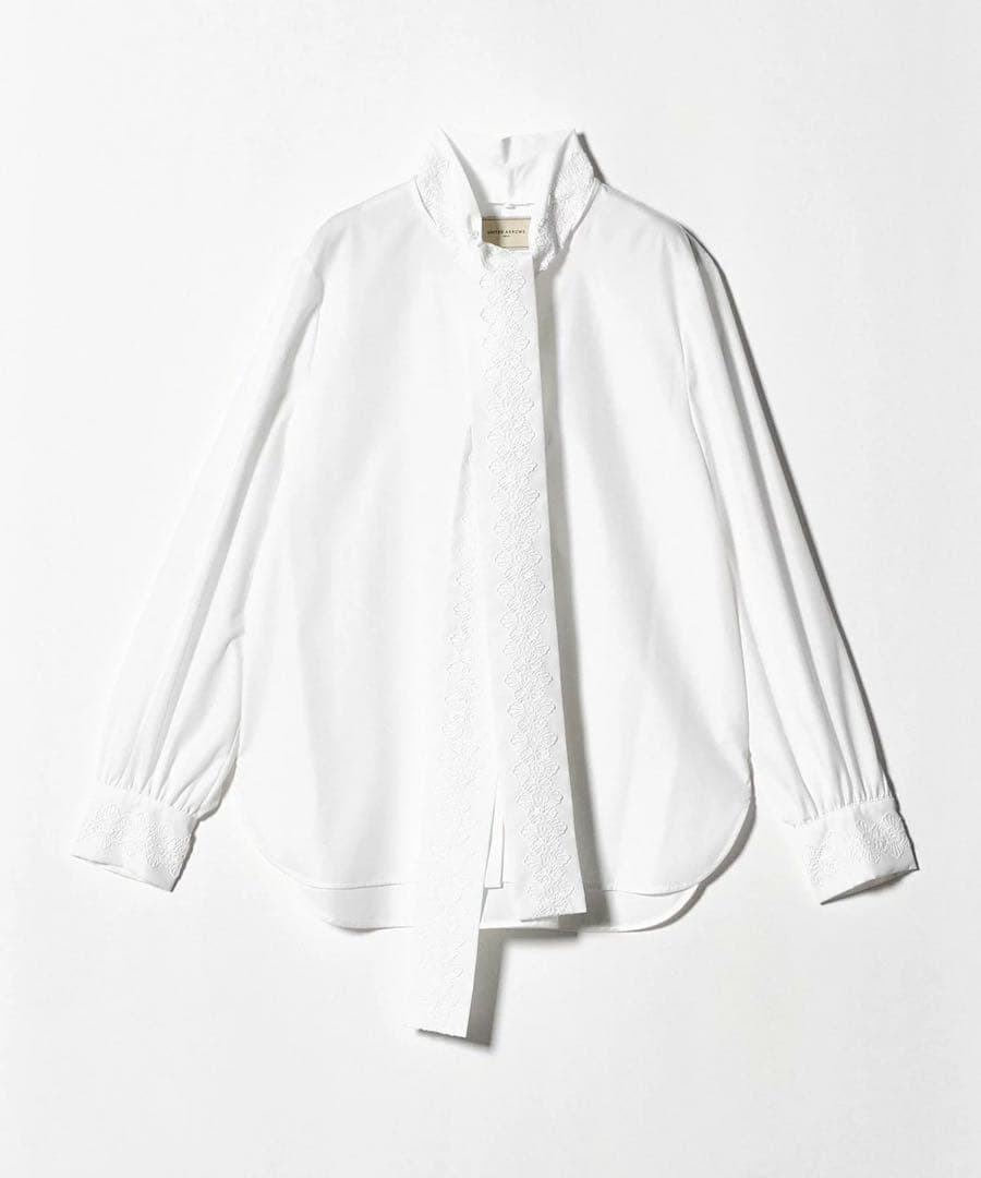 ホワイトレースリボン付き長袖シャツ