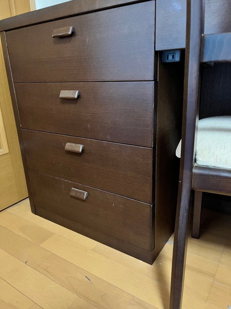 ダークブラウン 木製ドレッサー　 （チェア込み　鏡台）