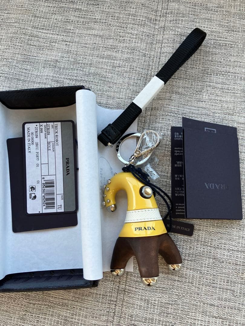【専用】PRADAキーホルダー限定品