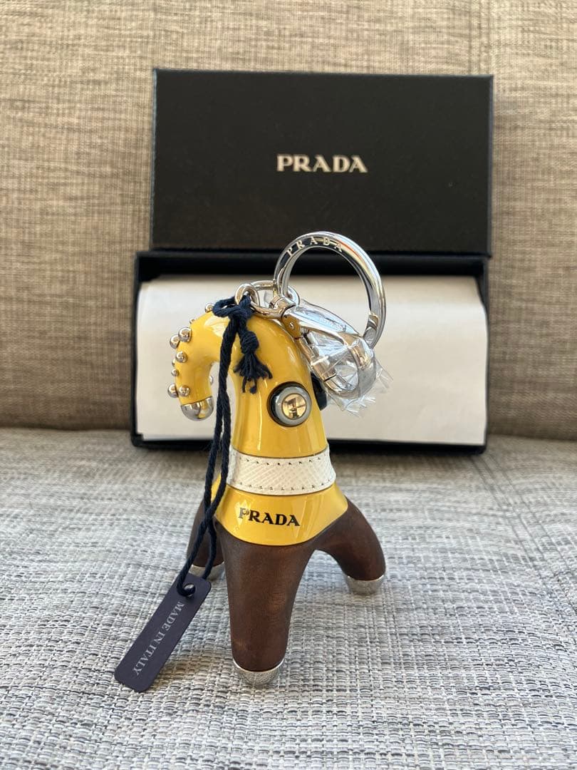 【専用】PRADAキーホルダー限定品