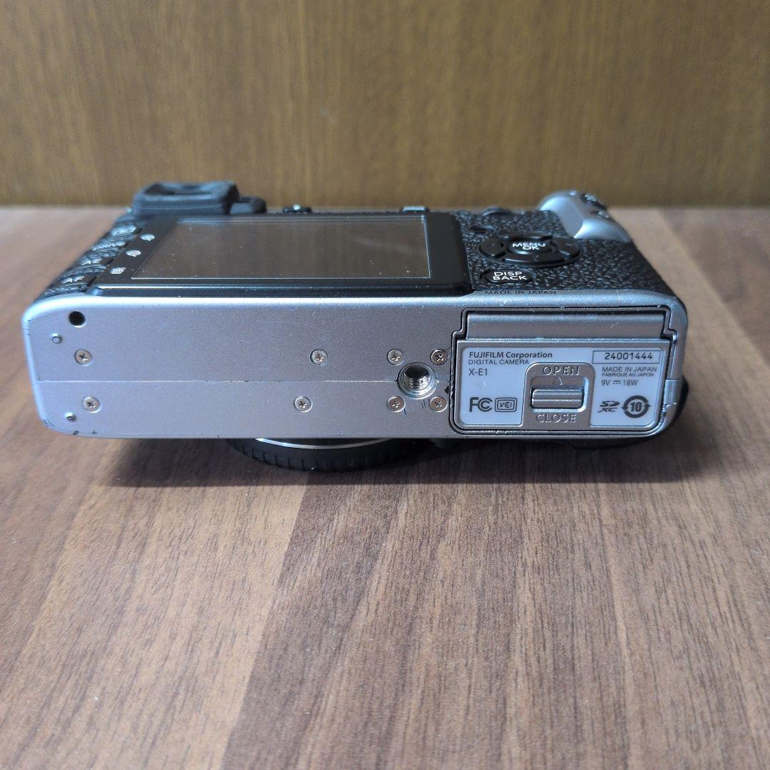 Fujifilm X-E1 ミラーレス一眼 シルバー(ジャンク)