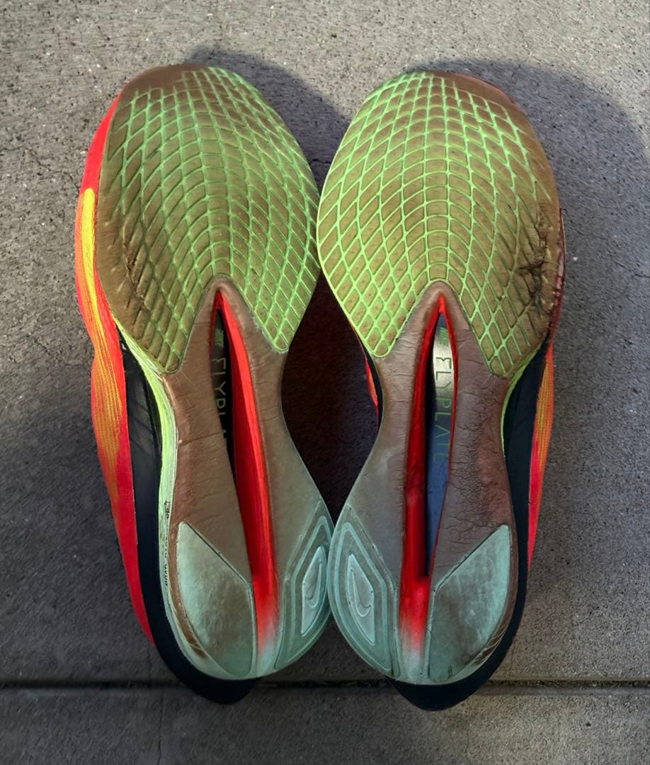 NIKE ナイキ ヴェイパーフライ4