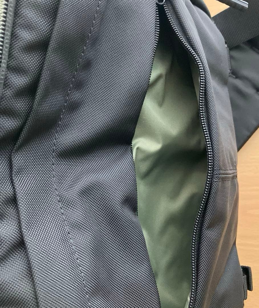 5.11 Tactical LVC8 SLING PACK ブラック