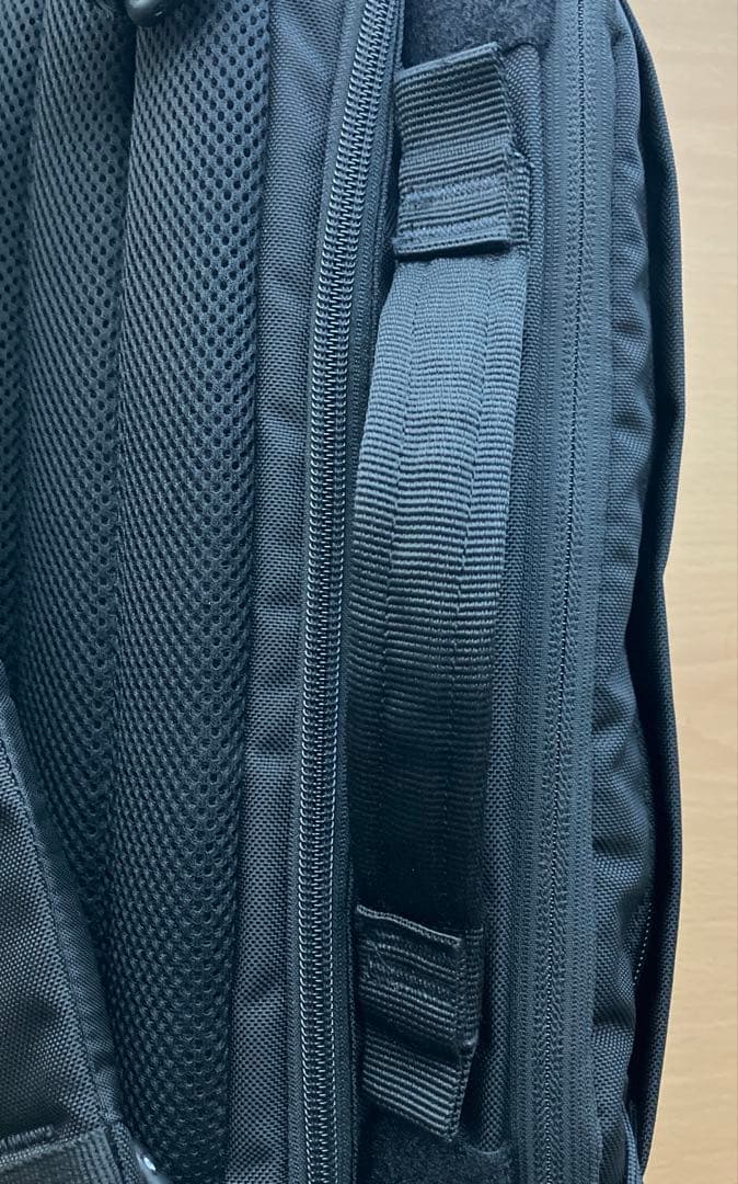 5.11 Tactical LVC8 SLING PACK ブラック