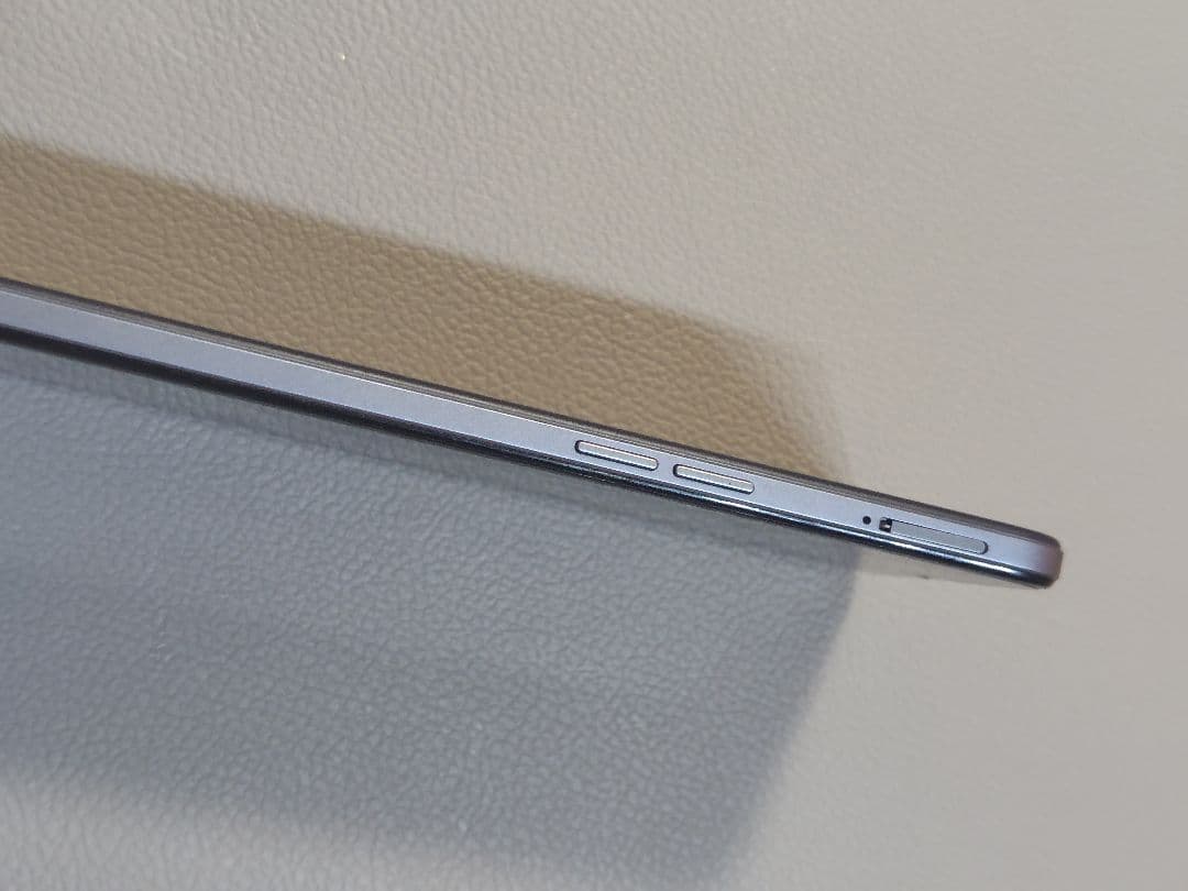 OPPO A73 スマホ SIMフリー（ケースあり）