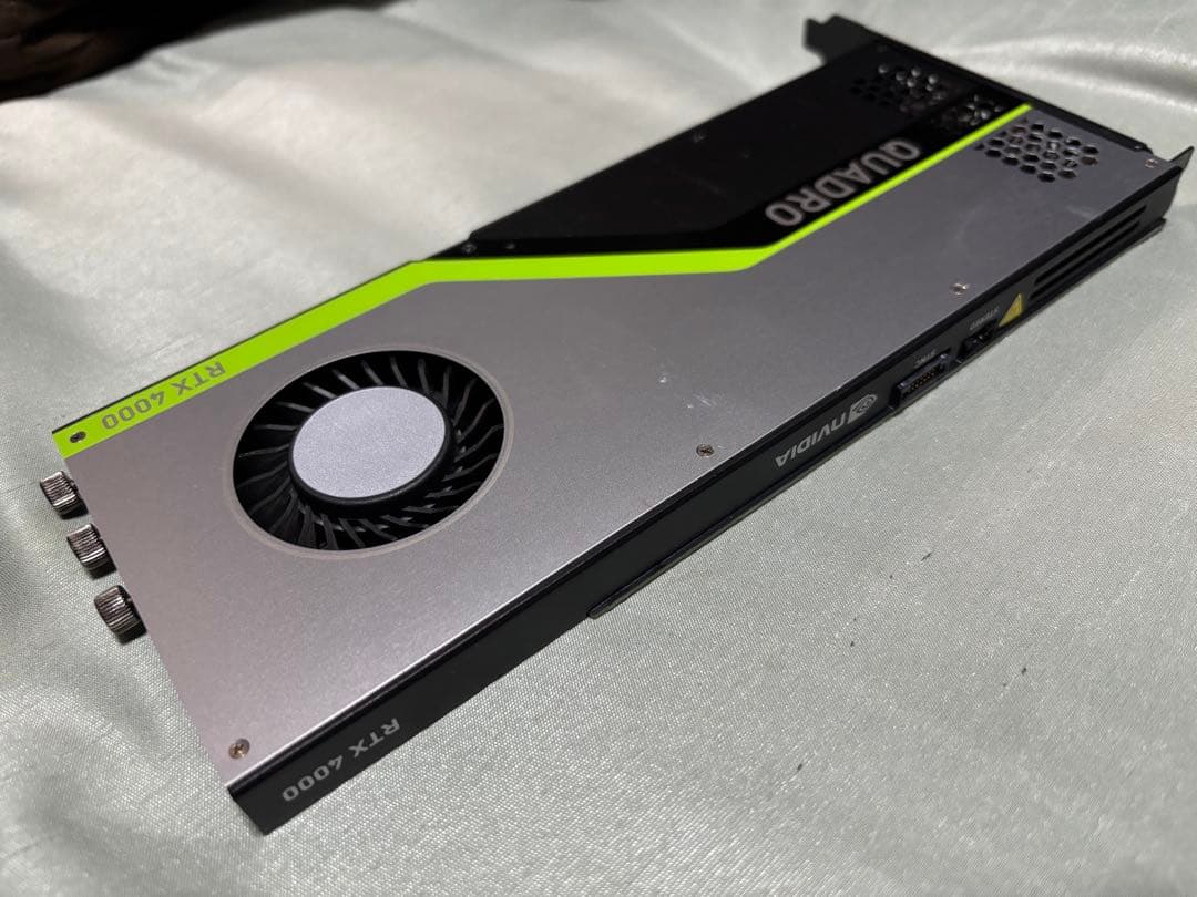 NVIDIA Quadro RTX 4000 本体