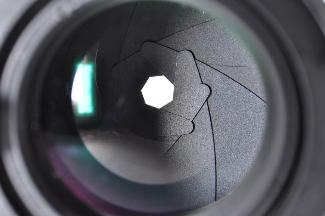 NIKKOR 85mm F2レンズ