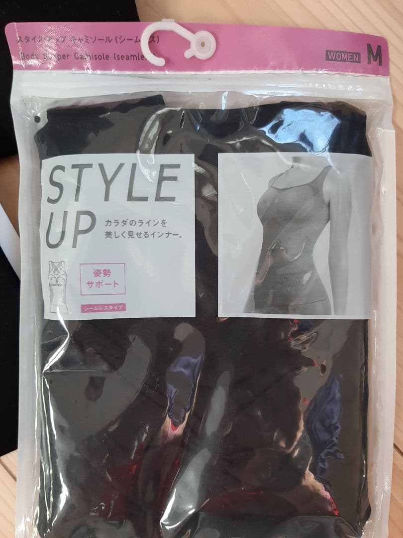 新品！稀少！M6点！ユニクロレースバレエネックヒートテックとスタイルアップキャミ