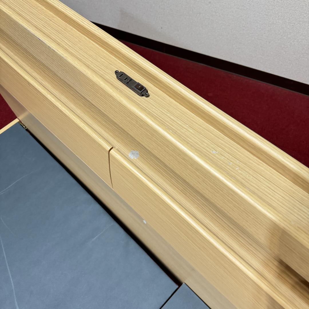 ダブルベッド　引き出し有り　コンセント付き　枕元に収納有