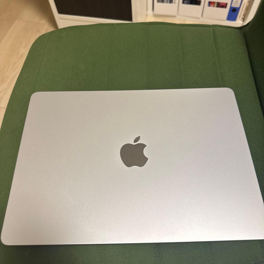 MacBook本体 MacBook Air m2 2022 16GB 256G