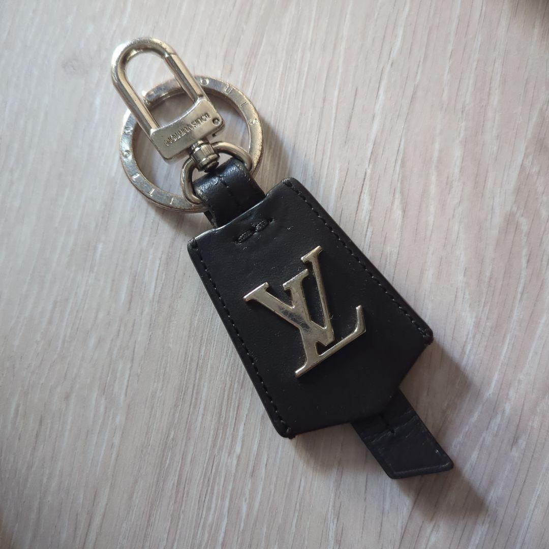 【中古美品】Louis Vuitton ブラックレザー キーホルダー